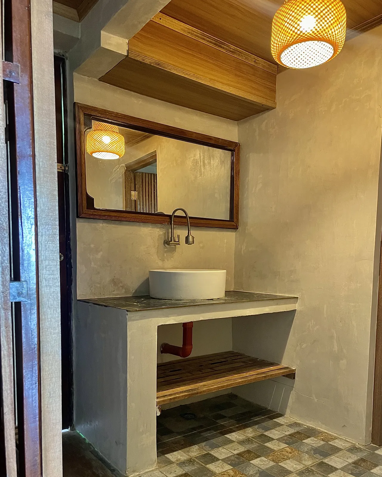 Executive Beachfront Cottage - Executive Bathroom accommodation at Patrick's on the Beach resort, Siargao Island