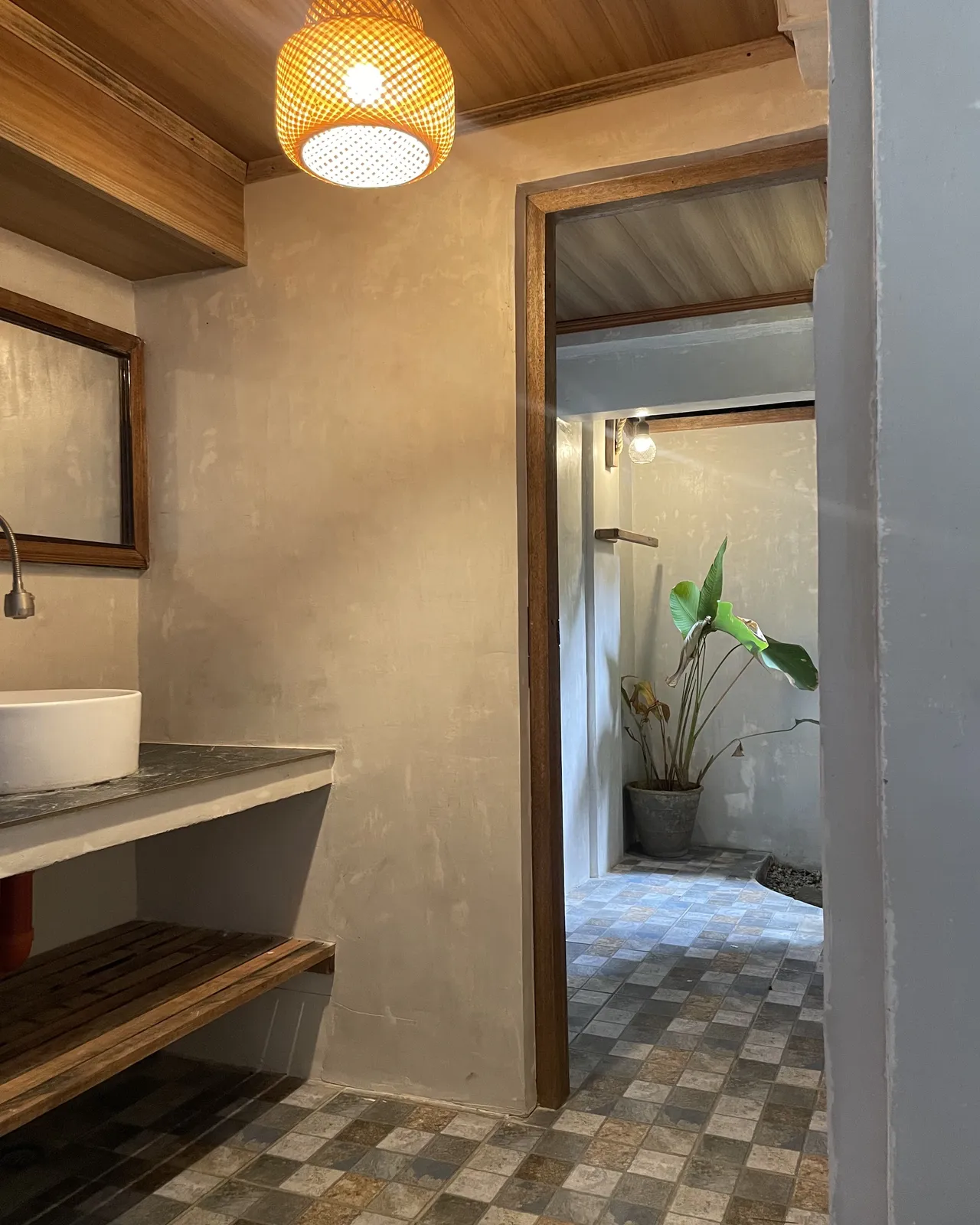 Executive Beachfront Cottage - Executive Bathroom accommodation at Patrick's on the Beach resort, Siargao Island